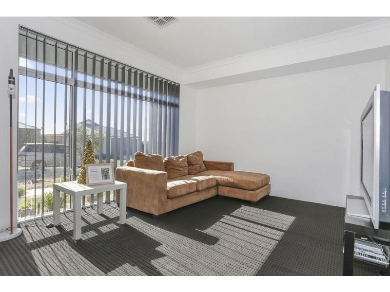 8 Lustre Road, Eglinton WA 6034