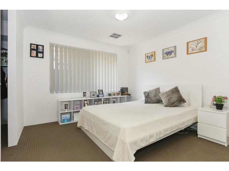 8 Lustre Road, Eglinton WA 6034