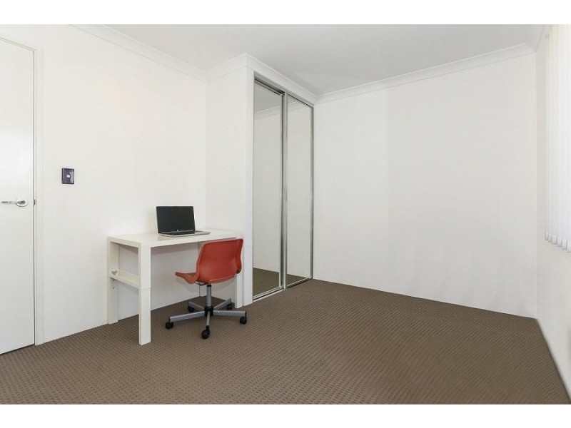 8 Lustre Road, Eglinton WA 6034