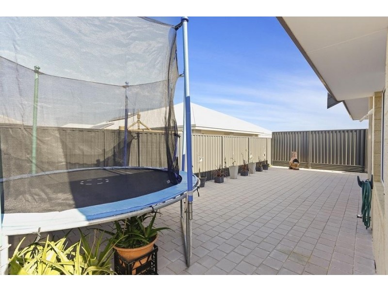 8 Lustre Road, Eglinton WA 6034