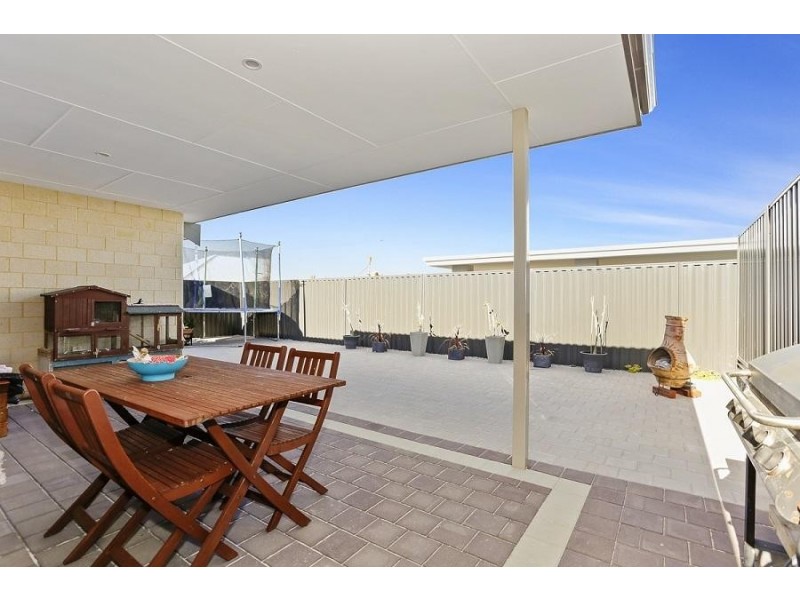 8 Lustre Road, Eglinton WA 6034