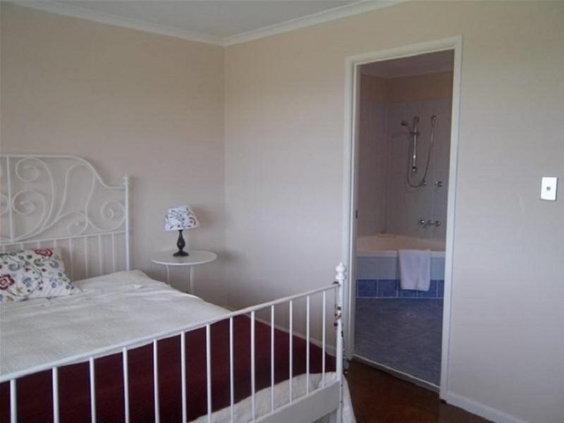 84 Highfield Drive, Merrimac QLD 4226