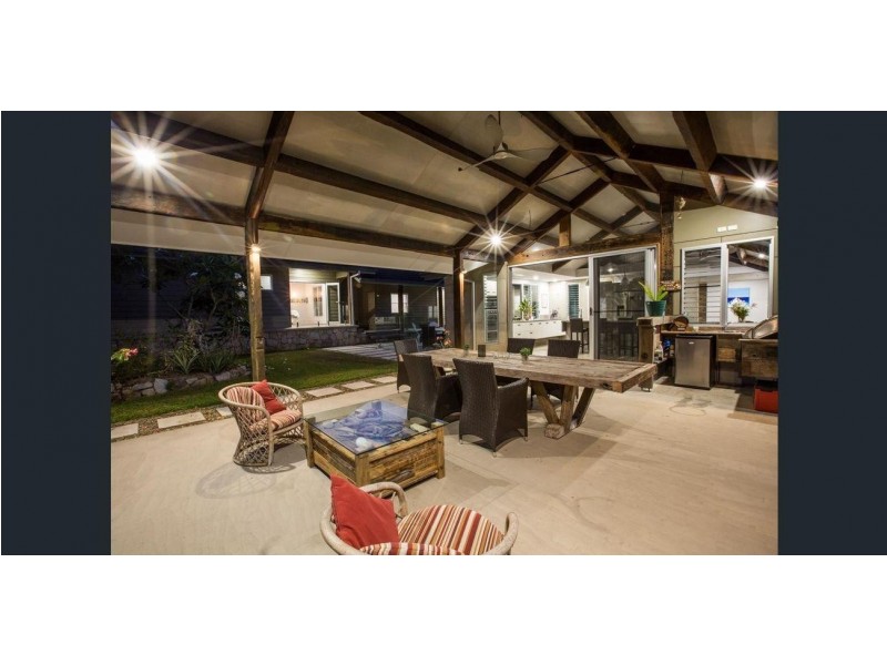 13 Voyager Street, South Mission Beach QLD 4852