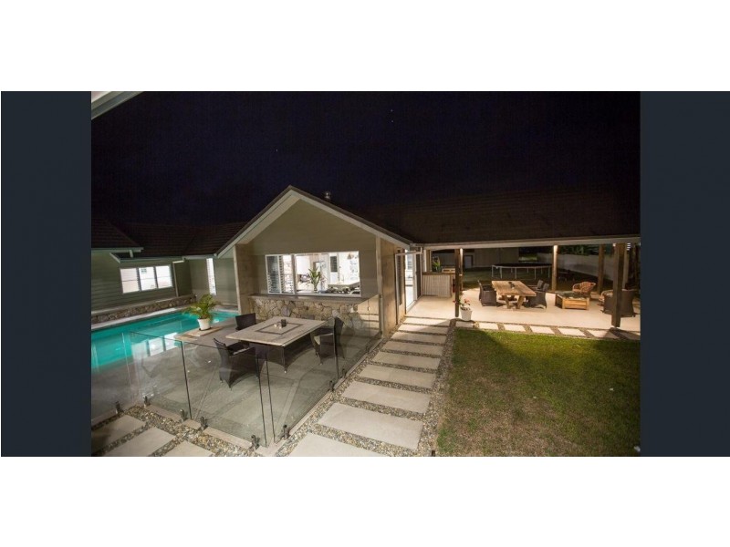 13 Voyager Street, South Mission Beach QLD 4852