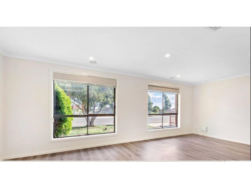 220 Centenary Avenue, Kurunjang VIC 3337