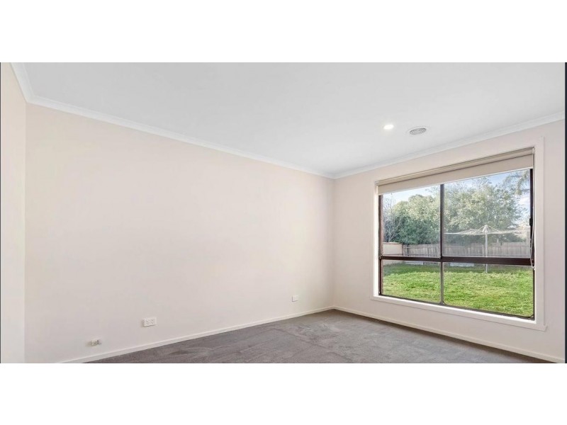 220 Centenary Avenue, Kurunjang VIC 3337