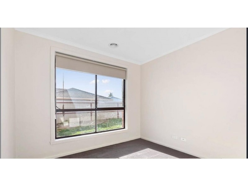 220 Centenary Avenue, Kurunjang VIC 3337