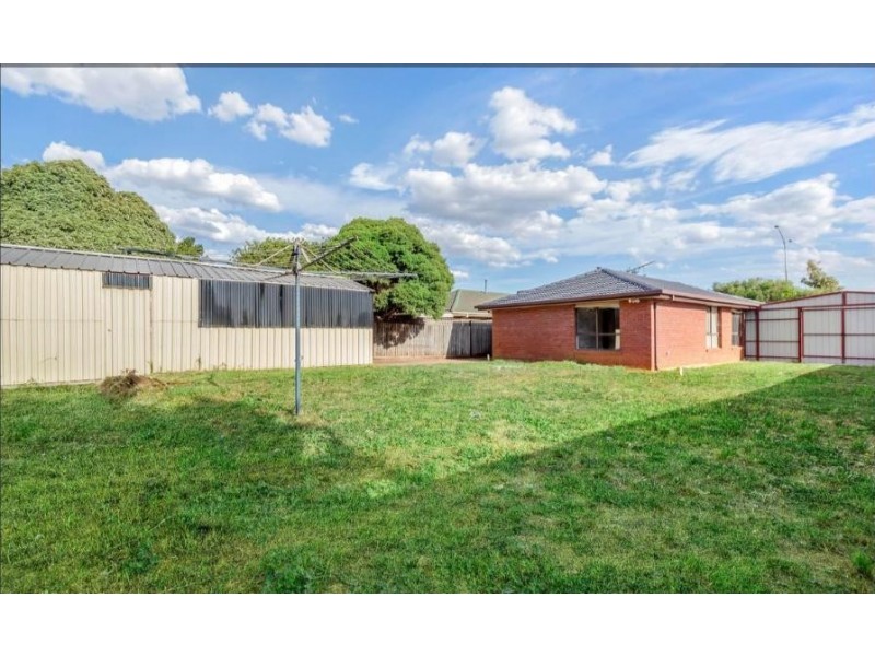 220 Centenary Avenue, Kurunjang VIC 3337