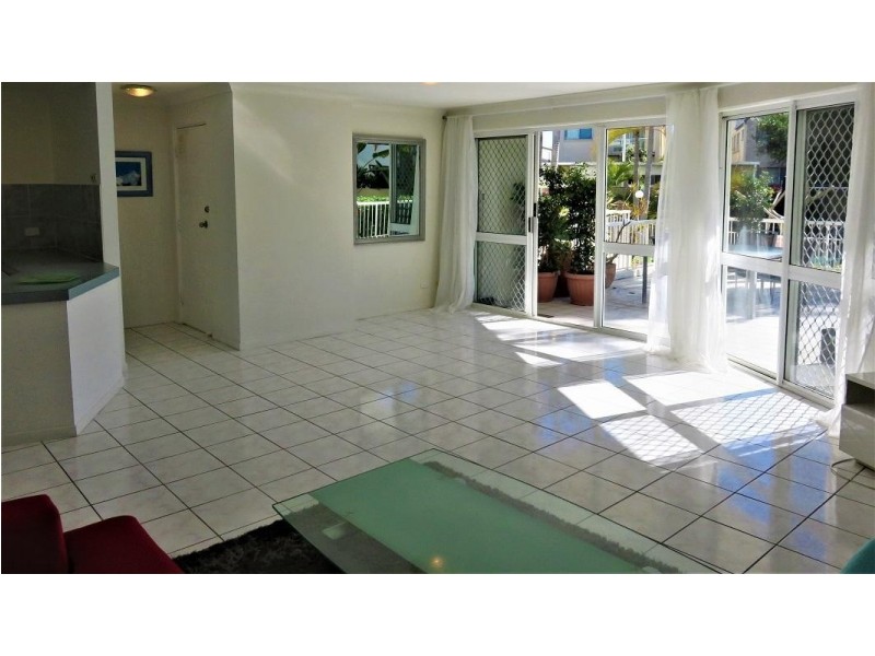 * Seagull Avenue, Mermaid Beach QLD 4218