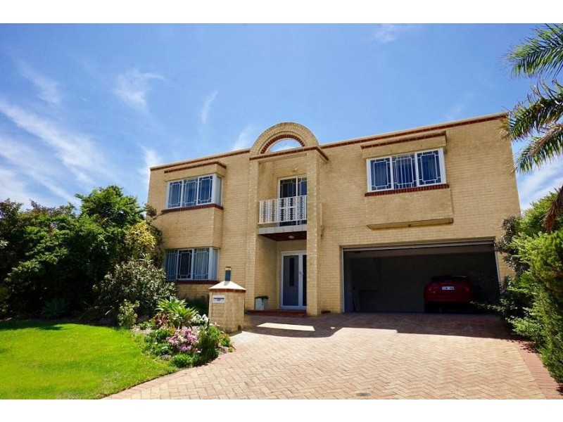 83 Cook Avenue, Hillarys WA 6025