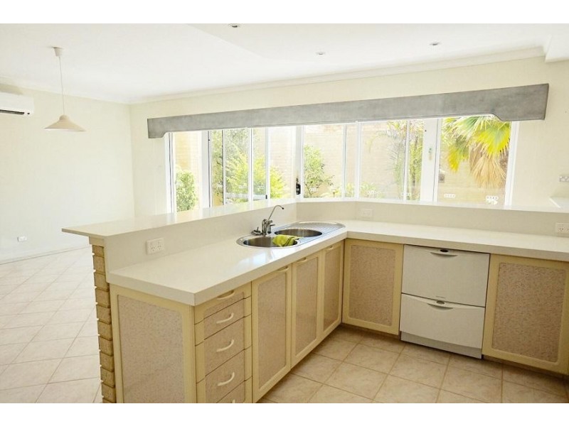 83 Cook Avenue, Hillarys WA 6025