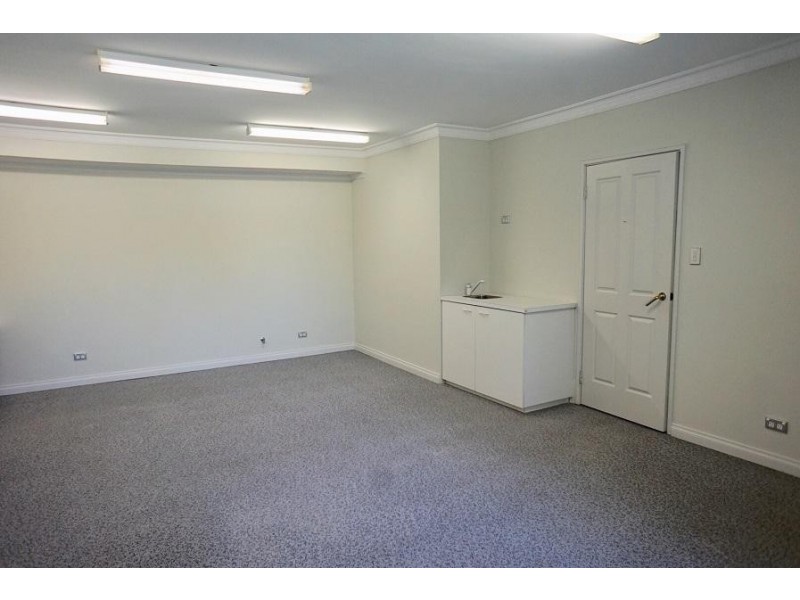 83 Cook Avenue, Hillarys WA 6025