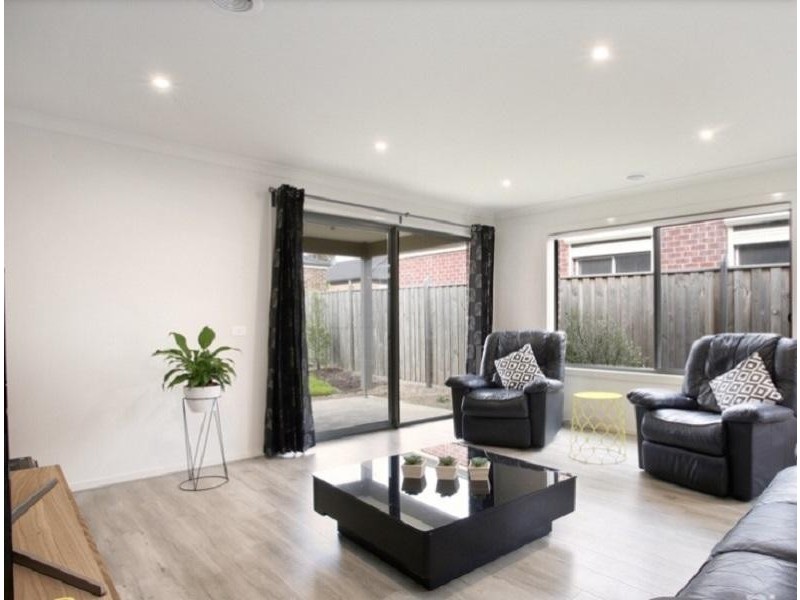 35 Morningside Boulevard, Cranbourne West VIC 3977