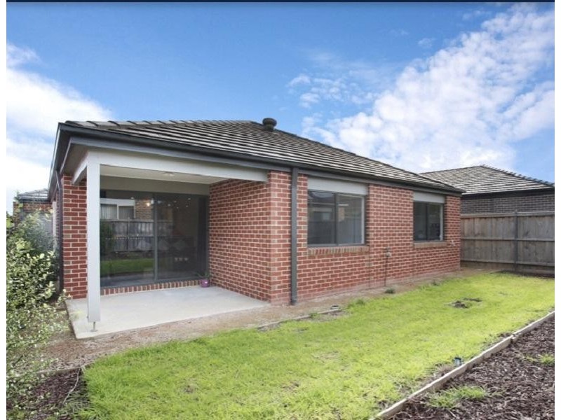 35 Morningside Boulevard, Cranbourne West VIC 3977