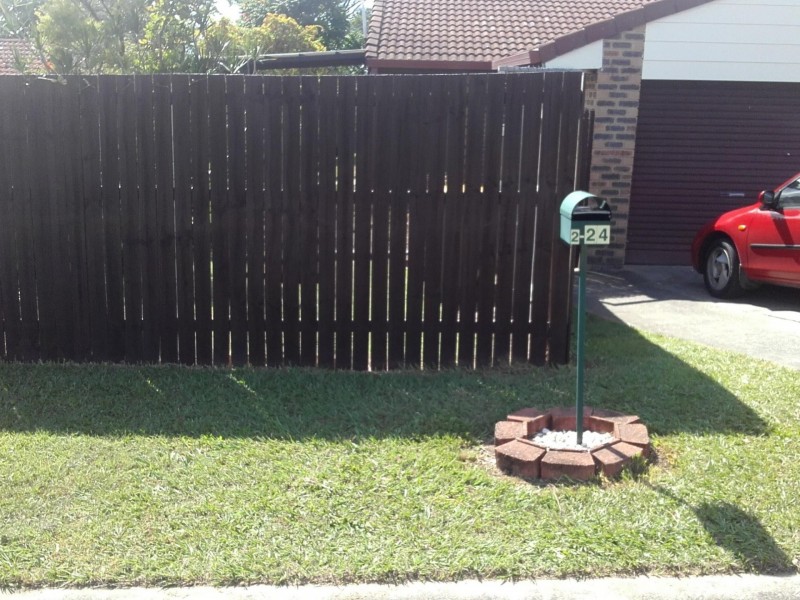 2/24 Gumbeel Court, Highland Park QLD 4211