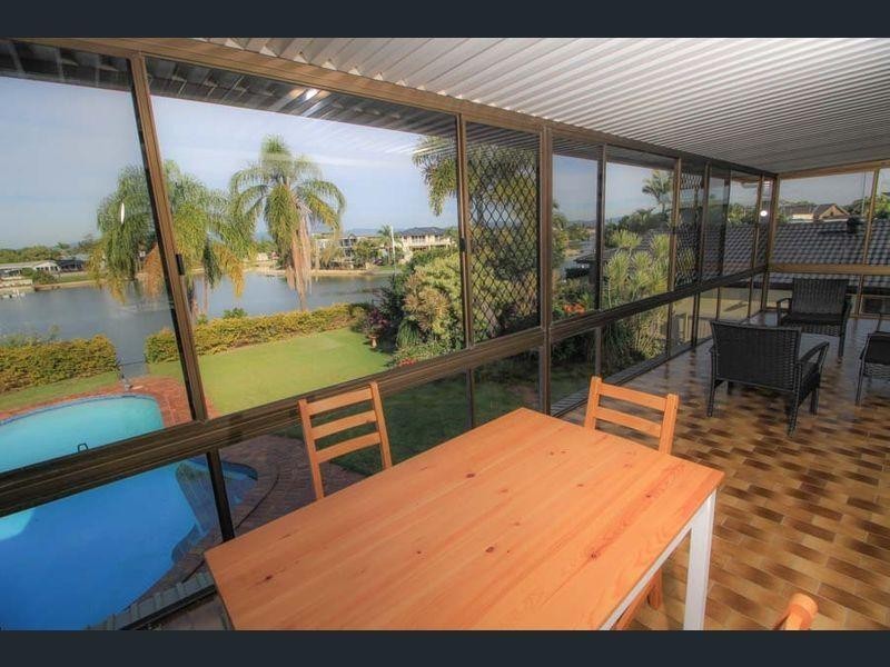 4 Alma Street, Broadbeach Waters QLD 4218