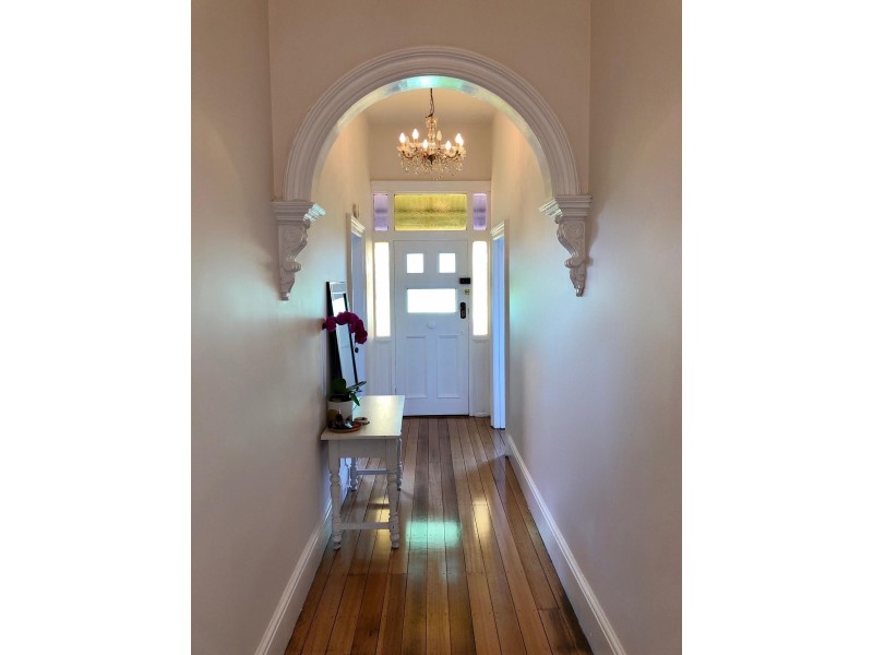 122 Augusta Road, Lenah Valley TAS 7008