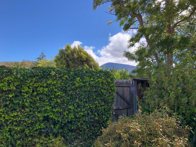 122 Augusta Road, Lenah Valley TAS 7008