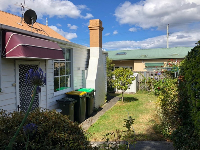 122 Augusta Road, Lenah Valley TAS 7008