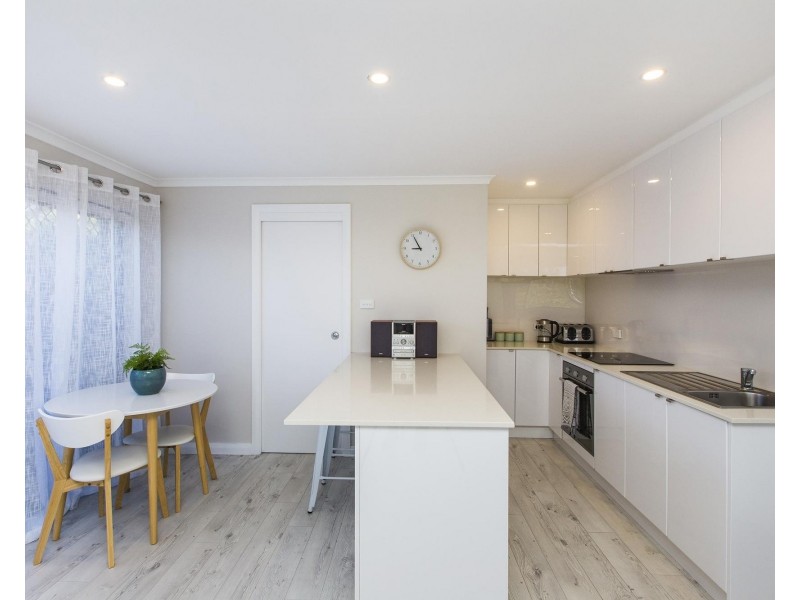 5 Holly Circuit, New Lambton Heights NSW 2305