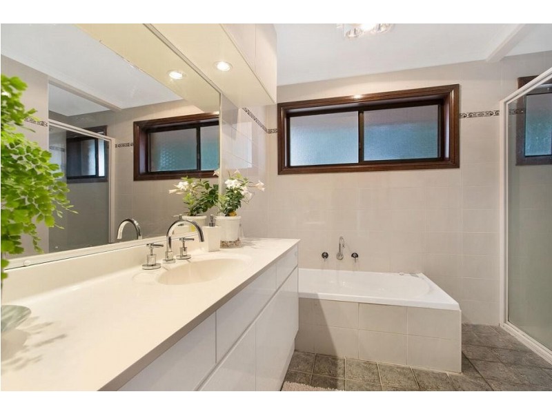 10 Henricks Parade, Mount Warrigal NSW 2528