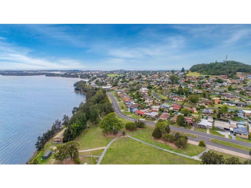 10 Henricks Parade, Mount Warrigal NSW 2528