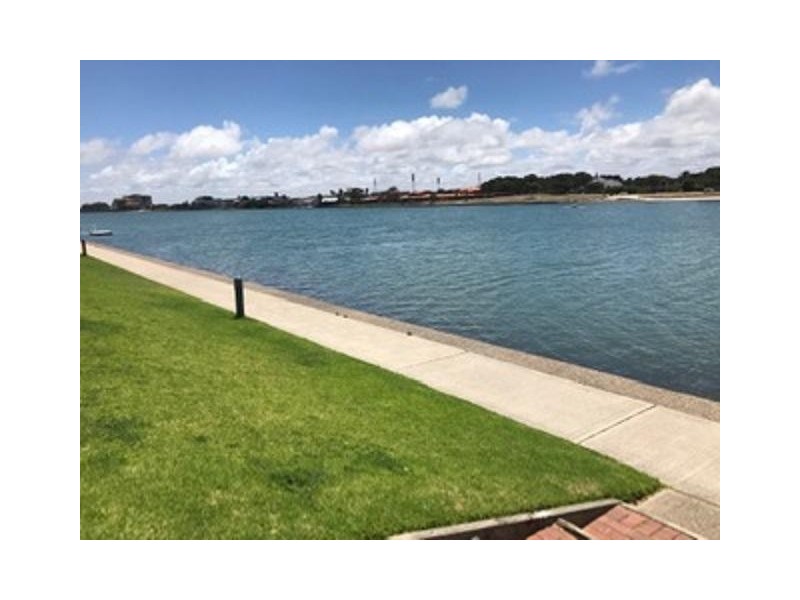 4/72 Military Road, Tennyson SA 5022