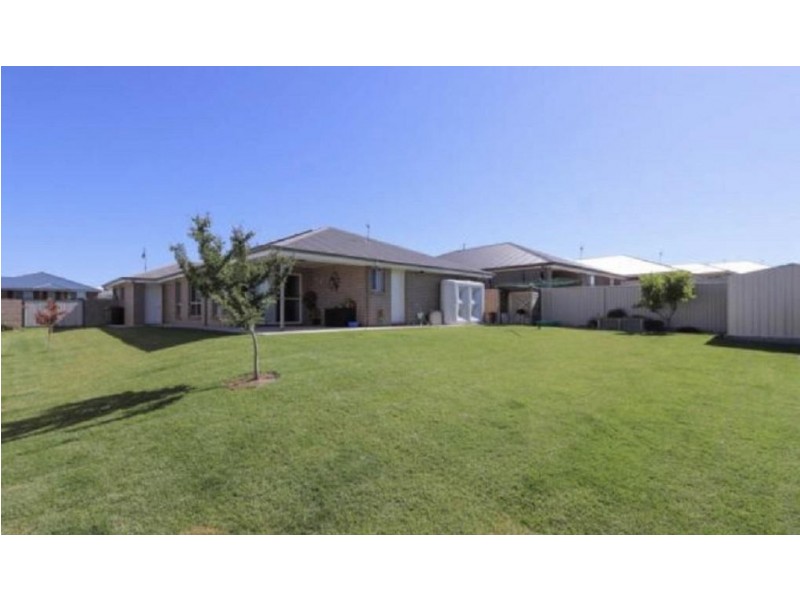 69 Graham Drive, Kelso NSW 2795