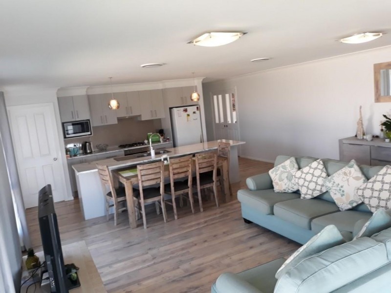 69 Graham Drive, Kelso NSW 2795