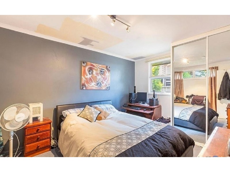 16 Gilbert Street, Hackett ACT 2602