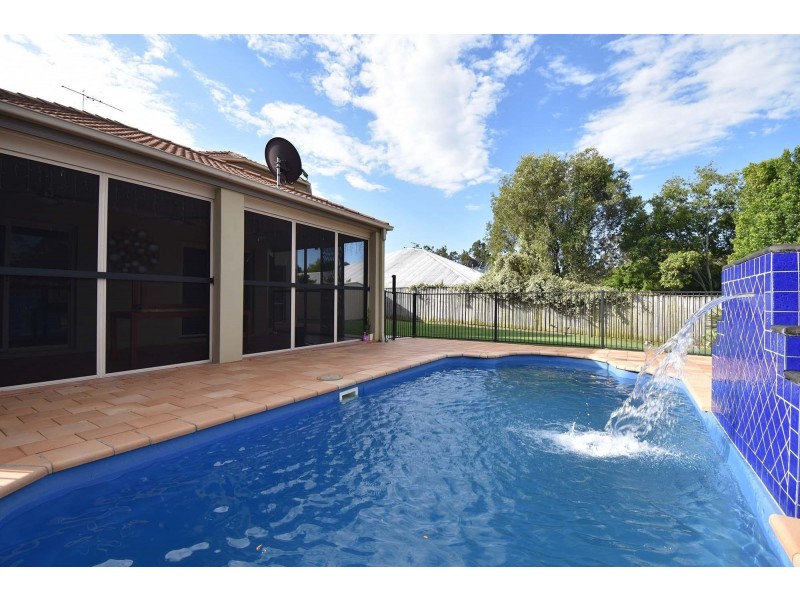 73 Oakview Circuit, Brookwater QLD 4300