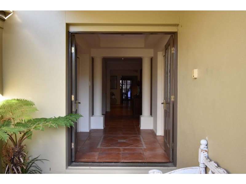 73 Oakview Circuit, Brookwater QLD 4300