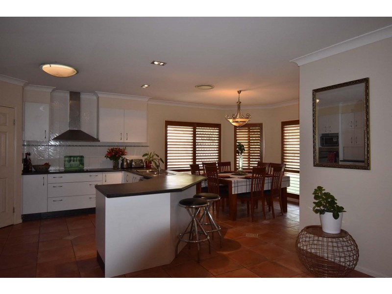 73 Oakview Circuit, Brookwater QLD 4300