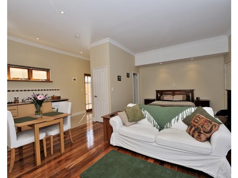 4/26 The Crescent, Midland WA 6056