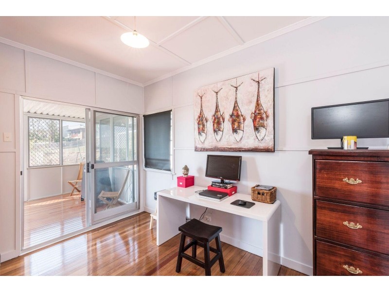 * Rea Street, Carina Heights QLD 4152