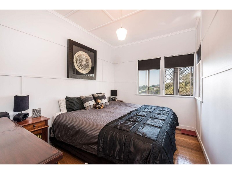 * Rea Street, Carina Heights QLD 4152