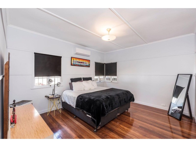 * Rea Street, Carina Heights QLD 4152