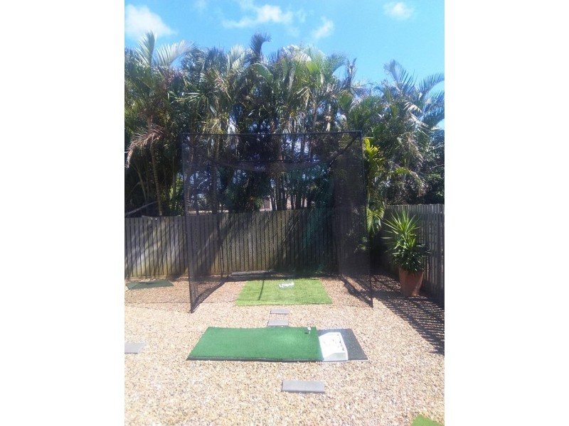 18 Toppers Drive, Coral Cove QLD 4670