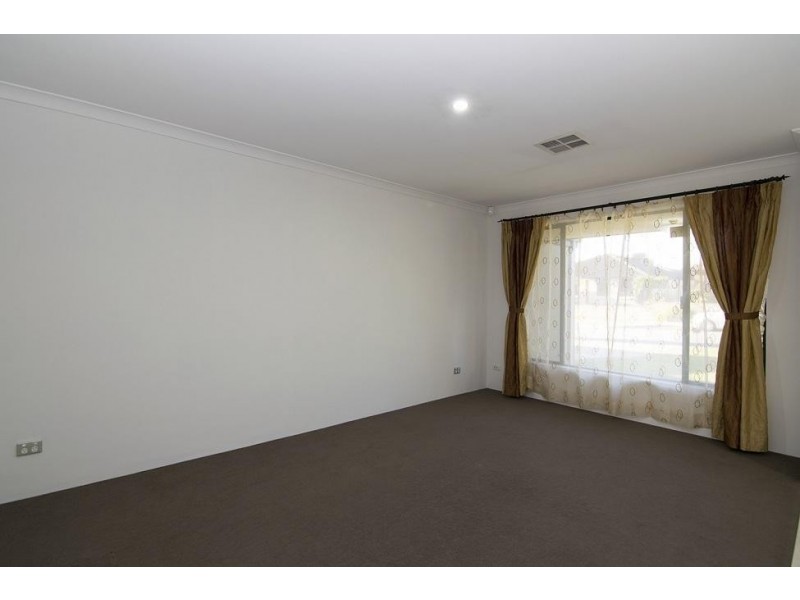 12 Salamanca Turn, Clarkson WA 6030