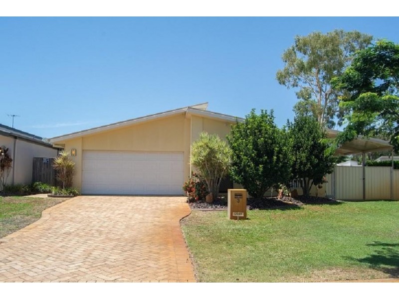 3 Yaraan Crescent, Beachmere QLD 4510