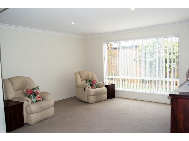 3 Yaraan Crescent, Beachmere QLD 4510