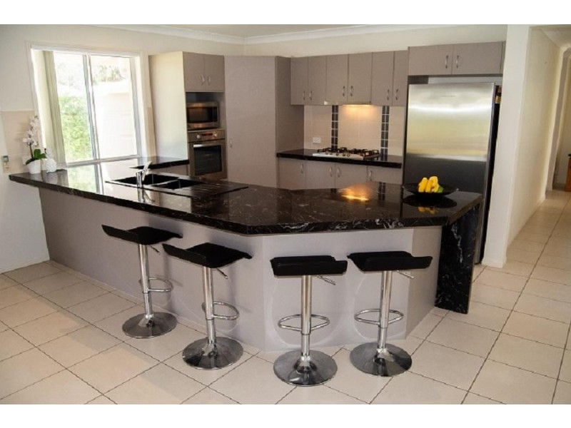 3 Yaraan Crescent, Beachmere QLD 4510