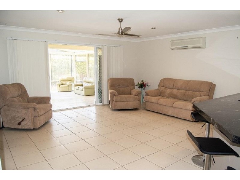 3 Yaraan Crescent, Beachmere QLD 4510