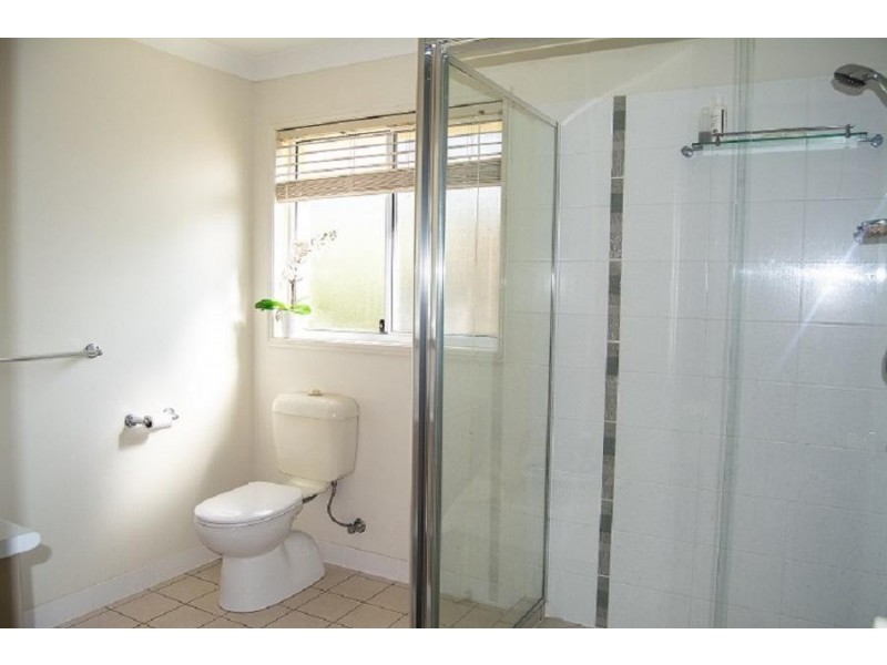 3 Yaraan Crescent, Beachmere QLD 4510