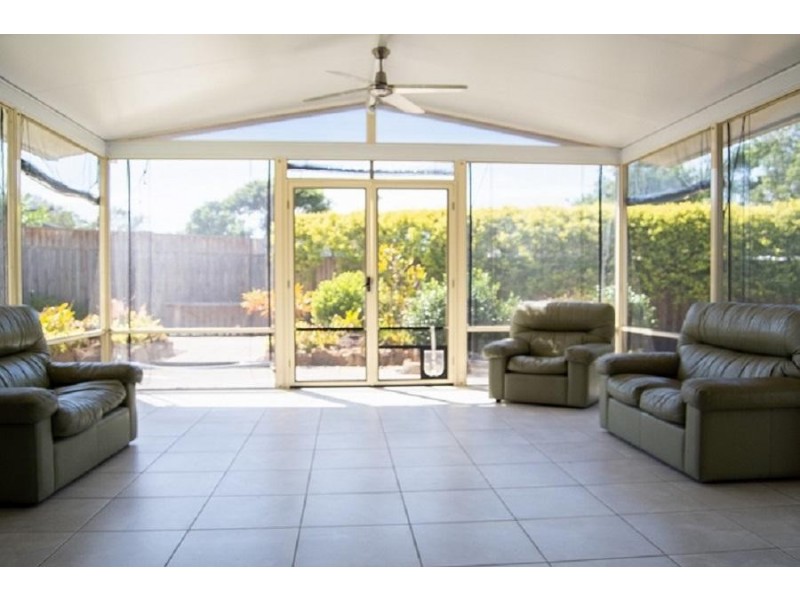 3 Yaraan Crescent, Beachmere QLD 4510