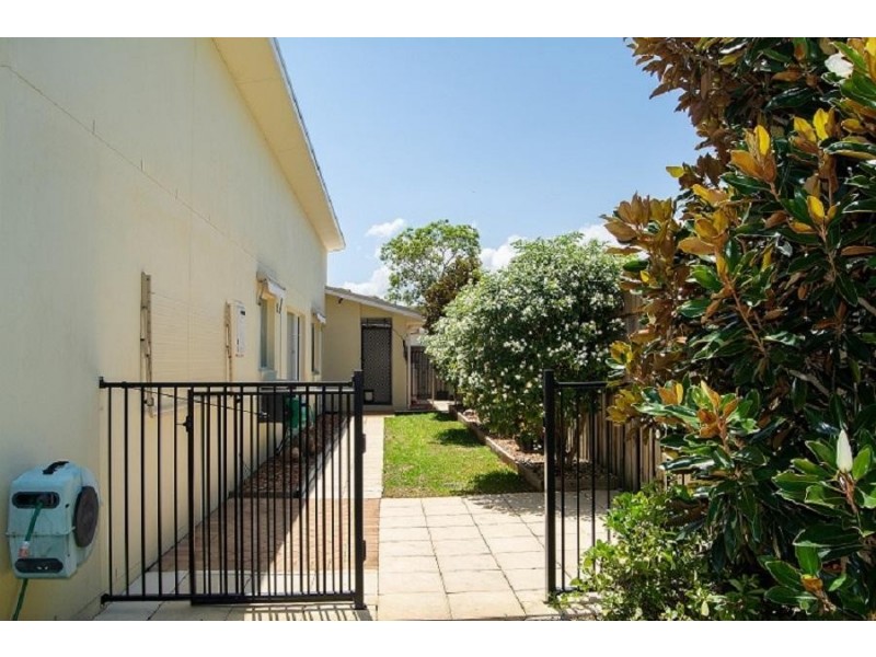 3 Yaraan Crescent, Beachmere QLD 4510
