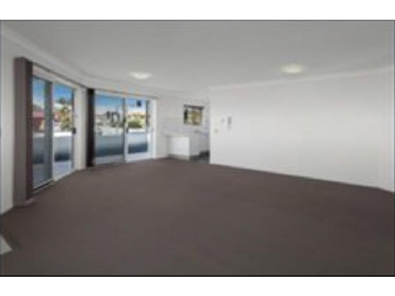 1/246 Jefferson Lane, Palm Beach QLD 4221