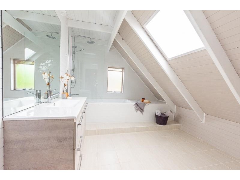 21 Garnett Street, Blackmans Bay TAS 7052