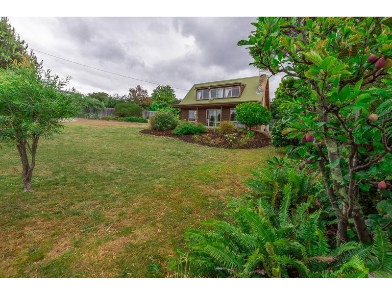 21 Garnett Street, Blackmans Bay TAS 7052