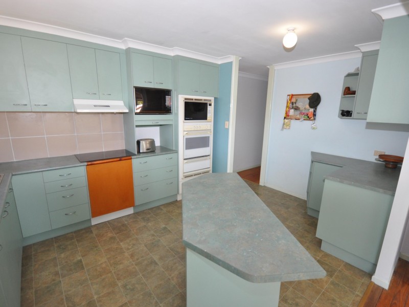 11 Winifred Street, Kingston QLD 4114